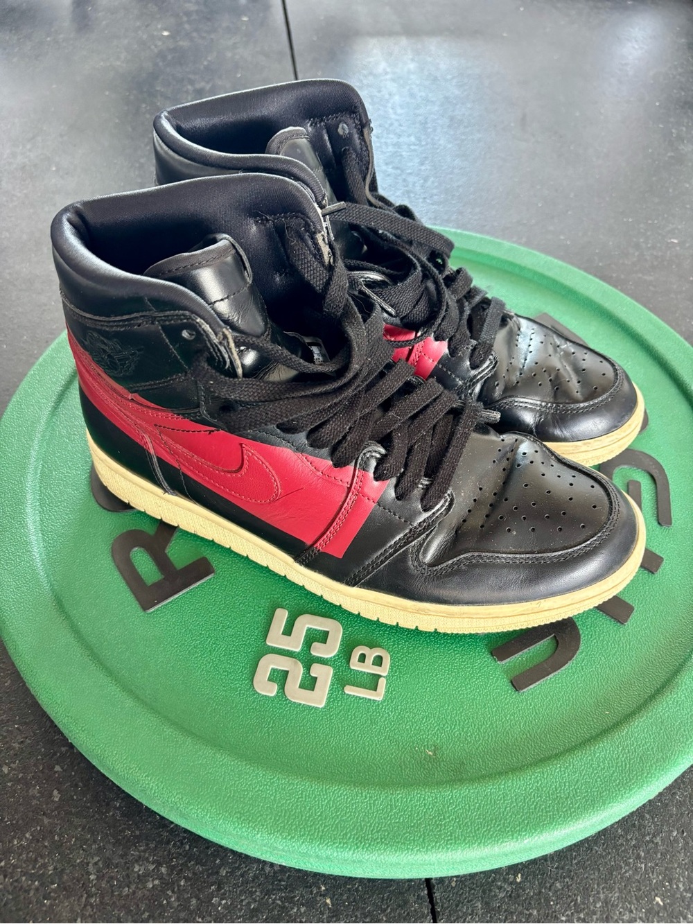 Nike Jordan 1 Retro High OG Defiant Couture - size 9